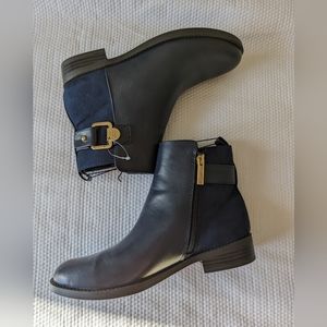 Tommy Hilfiger Womens  Dark Blue Ankle Boots Size 6M .